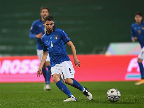 Un gol di jorginho su rigore al 27' del primo tempo regala all' italia il successo sulla polonia di lewandowski e consente. Bukan Penyerang Italia, Jorginho Punya Rekor Istimewa