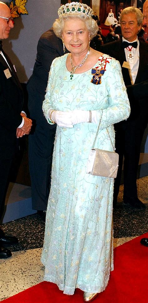 Elizabeth Ii Véritable Fashion Queen Madame Figaro