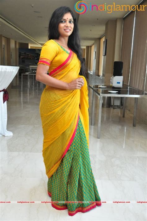 Usha Jadhav Actress Photoimagepics And Stills 423817