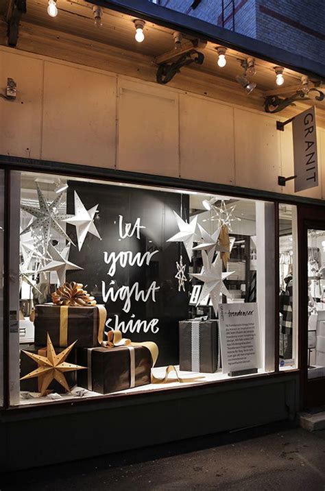 25 Cool And Creative Stores Window Display Ideas Obsigen
