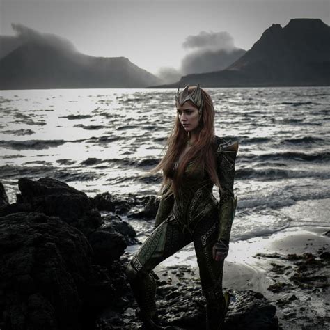 First Look At Amber Heard In Costume As Mera For Aquaman