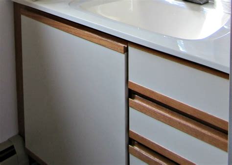 Most of these stunning kitchen redos feature refacing of cabinets, as well as new countertops and backsplashes. I admit there was a part of me that said "don't even bother" and another part of me that felt ...