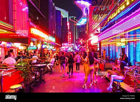 Nightlife Soi Cowboy Red Light District Girls Standing Outside Bar