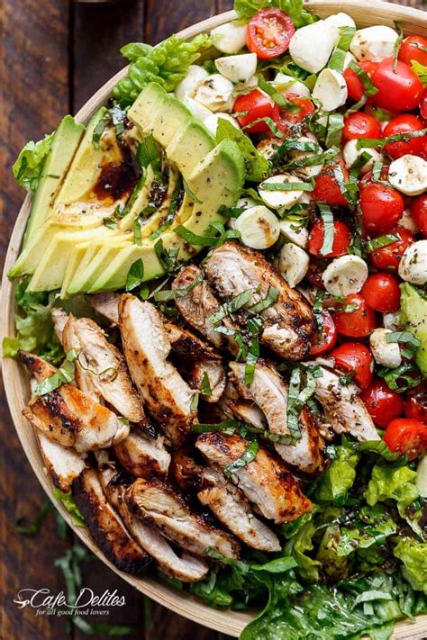 I know you love the little simple caprese snack bowl and the classic caprese salad. Chicken Avocado Caprese Salad - Cafe Delites