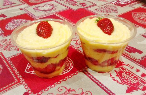 La ricetta sarda della crema di limoncello, infatti, generalmente si fa solo con il latte: Tiramisù con crema di limoncello e fragole | La Fatina ...