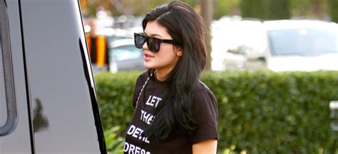 Kylie Jenner Steps Out After Telling Fans To ‘chill About Tyga Breakup Reports Kylie Jenner