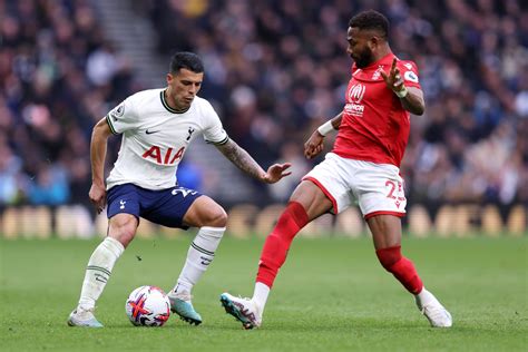 Hargreaves says Emerson Royal can't put in crosses like Pedro Porro