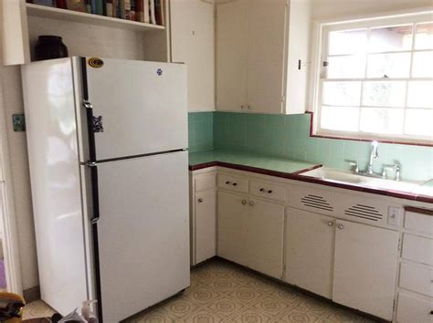 Ge was also in the business of kitchen cabinets for a while (or more accurately, branding out its name). Create a 1940s style kitchen - Pam's design tips - Formula ...