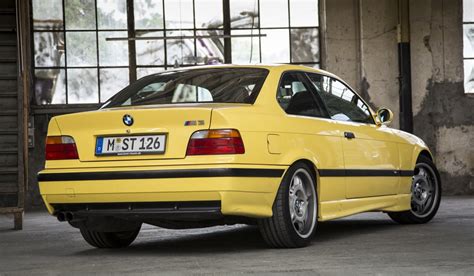 Those who are not familiar with the details of the top model of the e36 in the autumn of 1995, bmw m subjected the m3 e36 to a model upgrade. BMW M3 E36: Big footsteps and new paths to tread