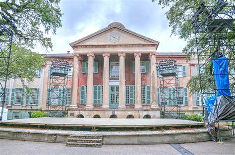 Photo Potpourri: College of Charleston features a blend of old and 