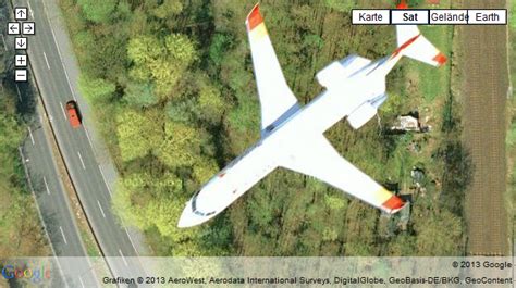 Sie können auch hochauflösende bilder für dokumente oder eine website exportieren. Flugzeug im Landeanflug auf Essen/Mülheim