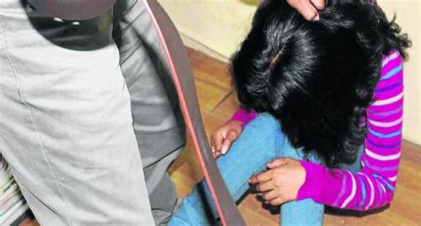 Mamás Golpean A Sus Hijos Más Que Los Papás Peru Correo