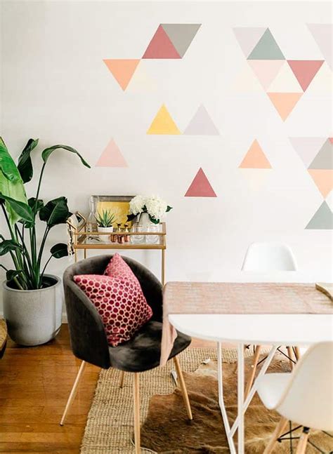 32 Creative Geometric Wall Paint To Lift Up Your Room Decor