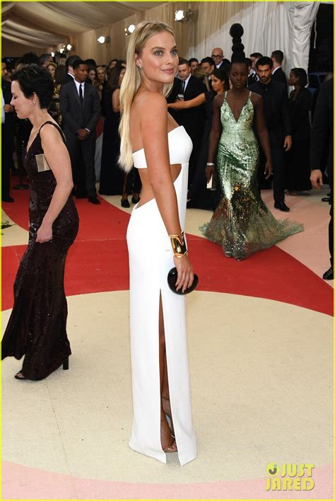 Margot Robbie Stuns In White Cut Out Dress At Met Gala 2016 Photo 3646397 Pictures Just Jared