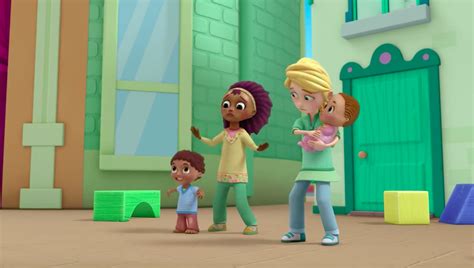 Wanda Sykes Portia De Rossi Play Interracial Lesbian Parents On Disney Cartoon Doc Mcstuffins