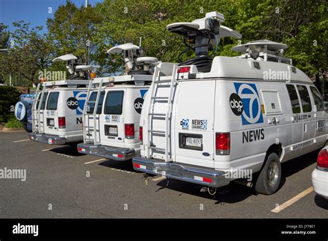 Outside Broadcast Truck Hi Res Stock Photography And Images Alamy