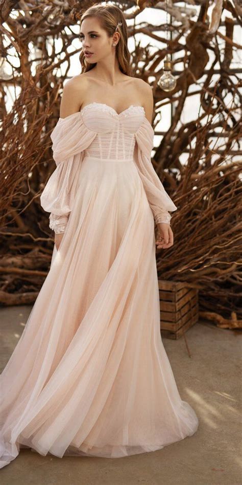 fall wedding dresses 18 bridal ideas 2022 guide faqs simple wedding dress with sleeves