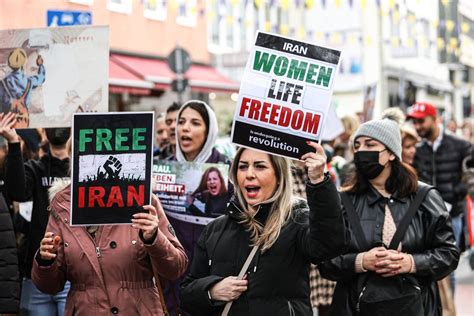 Iran Warum Frauen Weltweit Gegen Das Islamische Rechtssystem