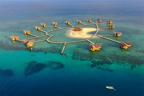 Karena pulo cinta eco resort ini memang mengusung penginapan yang ramah lingkungan. Beautiful Eco Resorts in Sulawesi | Horn Necklace