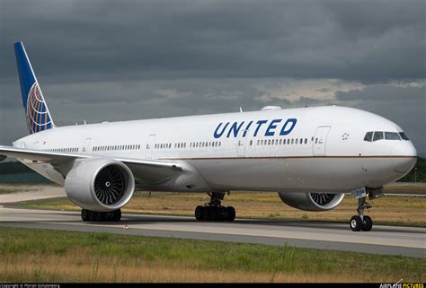 N59034 United Airlines Boeing 777 300er At Frankfurt Photo Id