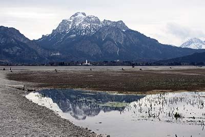 It was created in 1954, when the river lech was dammed for the first time to create the lechsee lake. forggensee