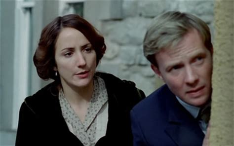 The 39 steps is a 1935 british thriller film directed by alfred hitchcock. Lydia Leonard and Rupert Penry-Jones in The 39 Steps (2008)