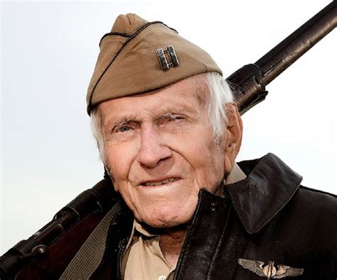 Louis Zamperini Biography - Childhood, Life Achievements & Timeline