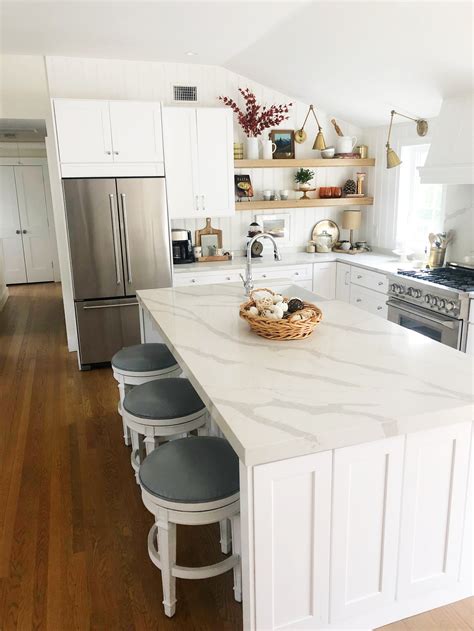 Raised Ranch Entry — ANA G. HOMES