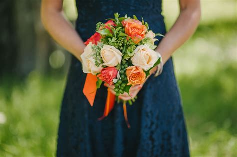 I've never been a huge fan of fine china, and didn't even register for any when adam and i got engaged. Pin by Willow Floral Design on Willow Floral Design ...