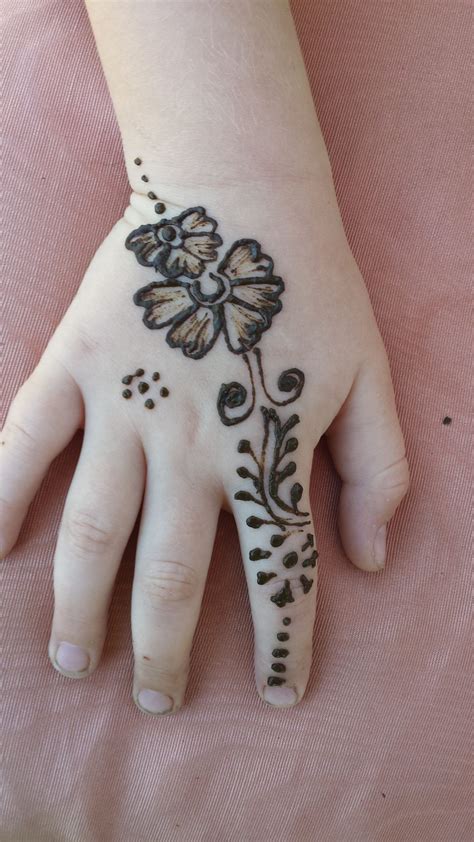 Simple And Easy Mehndi Designs For Kids Thapakistani