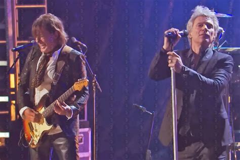 Bon Jovi Reunite With Richie Sambora On Triumphant Livin On A Prayer