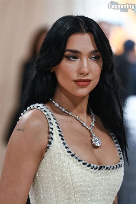 Free Dua Lipa Shows Off Her Cleavage In A Corset Dress At The Met