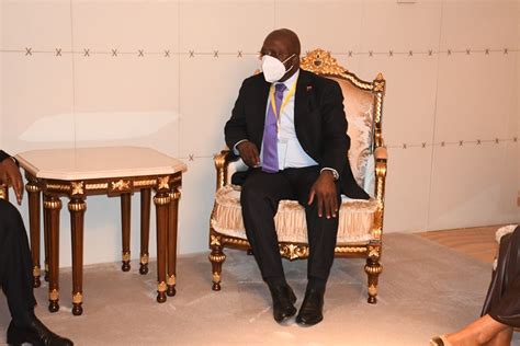 Faladepapagaio O Chefe De Estado Guineense General Úmaro Sissoco EmbalÓ JÁ Chegou A Luanda