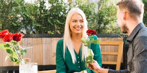 20 Advantages Of Dating Older Women SWL