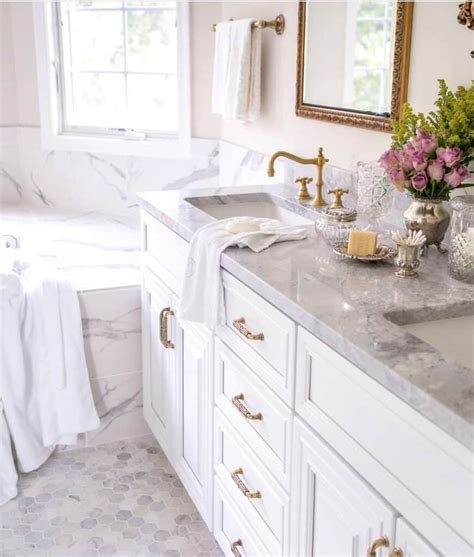 25 Timeless Granite Bathroom Countertop Ideas