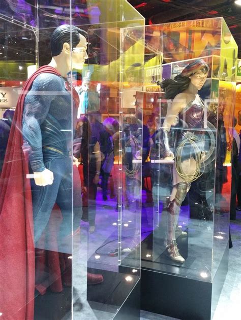 Superman And Wonder Woman Outfits From Batman V Superman Superman
