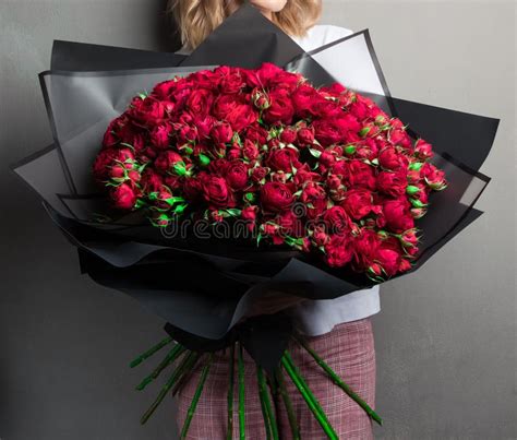 Large Bouquet Of Red Roses Stock Photo Image Of Bouquet 6021698