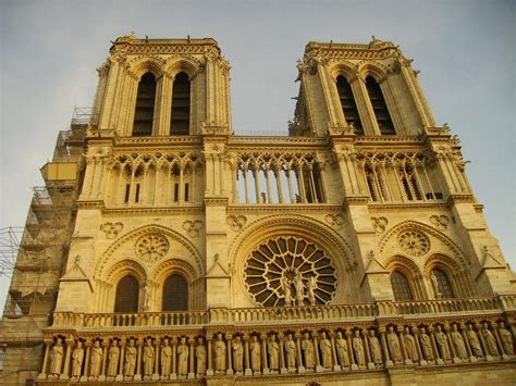 20 Best Famous Gothic Architecture
