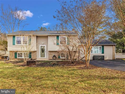 19017 Wootton Ave Poolesville Md 20837 Mls Mdmc2119602 Redfin