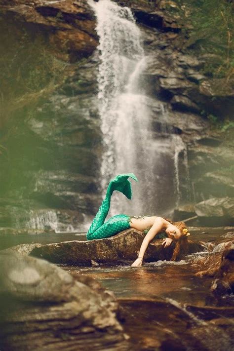 Photographer Taylor Boyd Mermaid Photo Shoot Mermaid Pose Mermaid