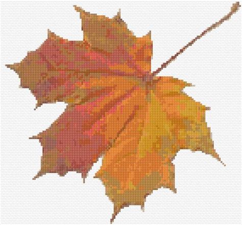 Great for diy gifts or just something special for yourself, try it out after the jump. Ann Logan|10 Free Patterns Online|Red Oak Leaf|227
