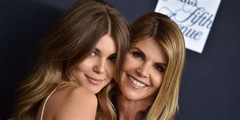 Olivia Jade Reacts To Gossip Girls Jab At Her Parents College