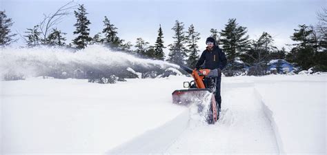 A snow blower help to remove the snow from an area where it is not wanted such as sidewalks, roadway, runway. Top-rated gas snow blowers, single stage and 2 stage snow ...