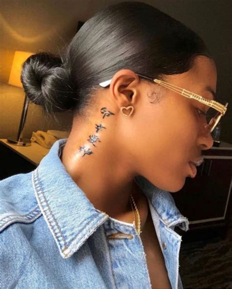 ⚠️credit Before Reposting Give It Sus ⚠️ Xoxo Shesoboujie Girl Neck Tattoos Neck Tattoos