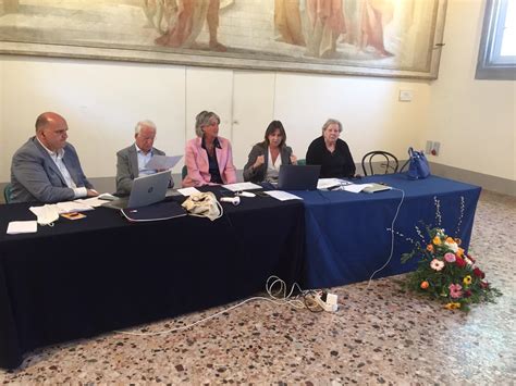 Giornata mondiale dei cani in ufficio 26 giugno. Giornata Mondiale dell'Ambiente 5 giugno 2021 - Club per l ...