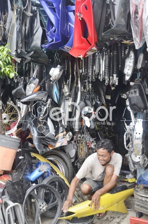 Jalanan tsb terbentang dari daerah kramat jati sampai daerah cibinong. Berburu Sparepart Motor Di Jalan Raya Bogor - geDoor