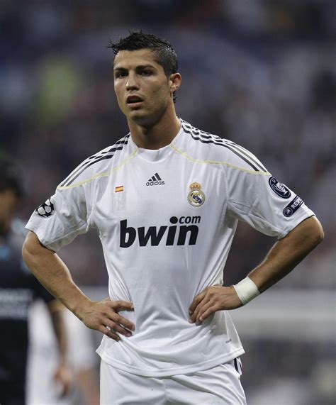 Born 5 february 1985) is a portuguese professional footballer who plays as a forward for serie a club. Криштиану Роналду - Cristiano Ronaldo фото №474261