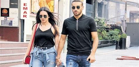 Haberde, cenk tosun ve ece tosun'un instagram fotoğraflarına yer veren daily star, cenk tosun eşini de i̇ngiltere'ye getiriyor ifadesini kullandı. Cenk Tosun eşiyle çok mutlu - Spor - SacitAslan.com