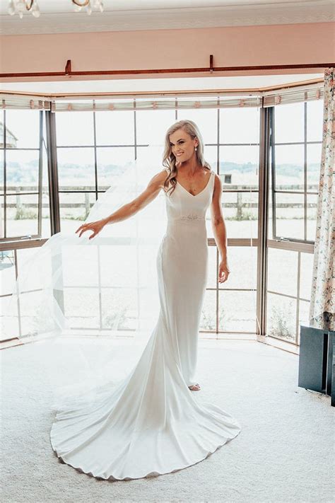 Posted on september 21, 2012 by the merry bride. Anna Schimmel Hollywood Glam Preowned Wedding Dress Save ...