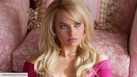 Margot Robbie Reveals Wolf Of Wall Street Had A Room For Genital Wigs The Digital Fix